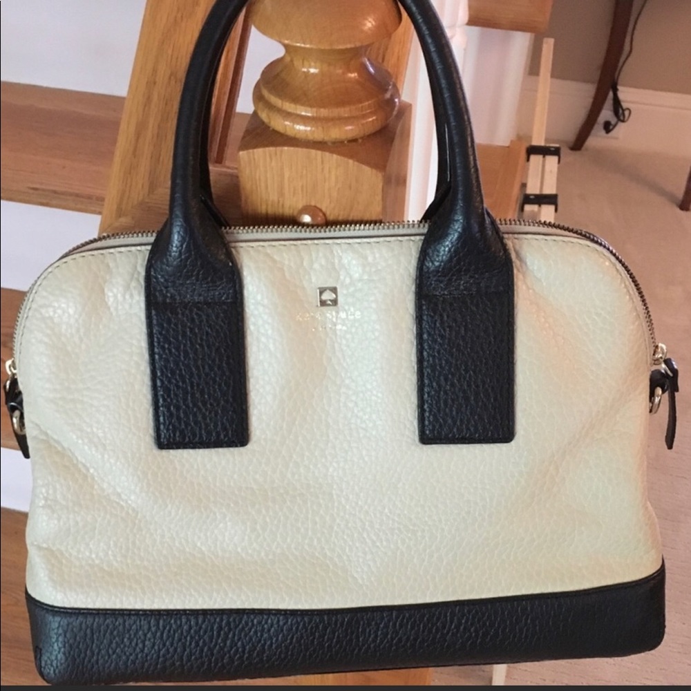 Black and Cream Kate Spade Handbag ♠️